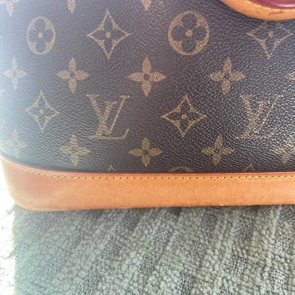 Louis Vuitton Monogram Alma PM - Picture 8 of 16